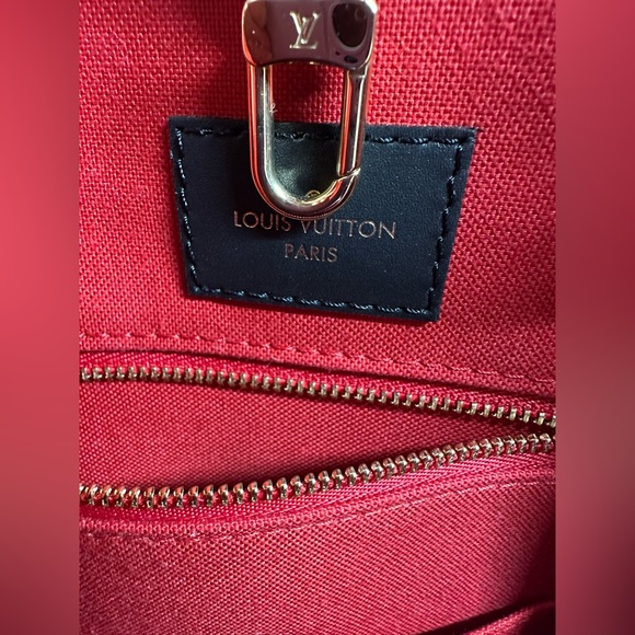 Louis Vuitton OntheGo tote GM - Picture 8 of 11